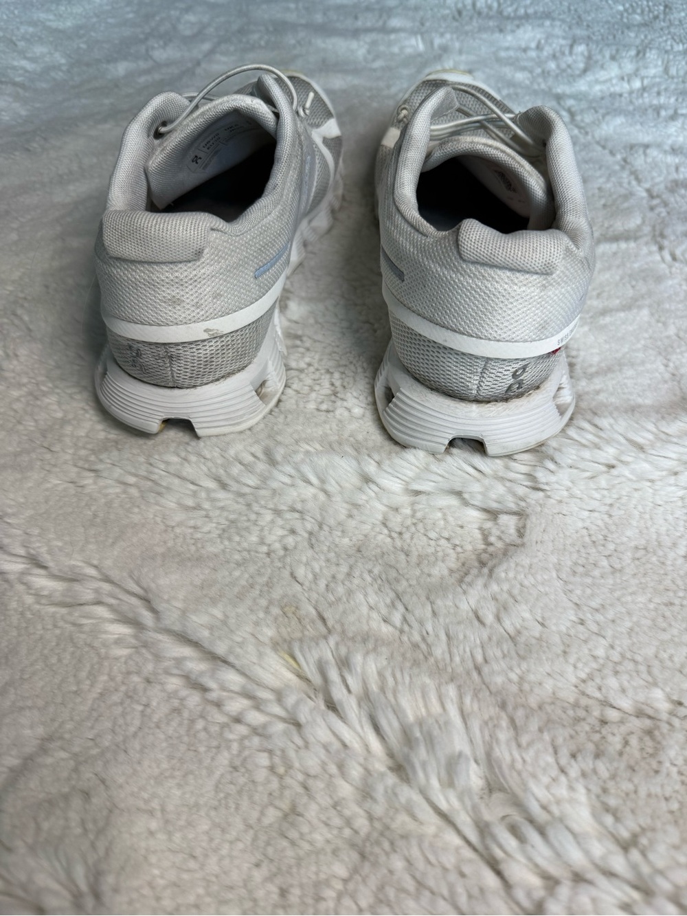 On Running Sneakers — Women’s Size 8 - Picture 5 of 10